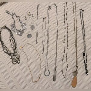 Lot of Jewel Kade JK by Thirty-One Jewelry Necklaces